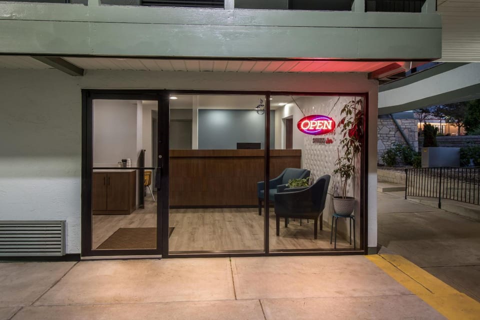 HomeTowne Studios Florence, KY-Cincinnati Airport Hotel in Florence