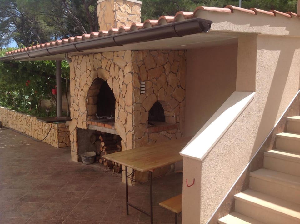 Peter&Zana Apartments Hotel in Stari Grad