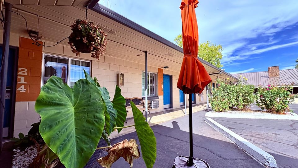 City Center Motel Hotel in Medford