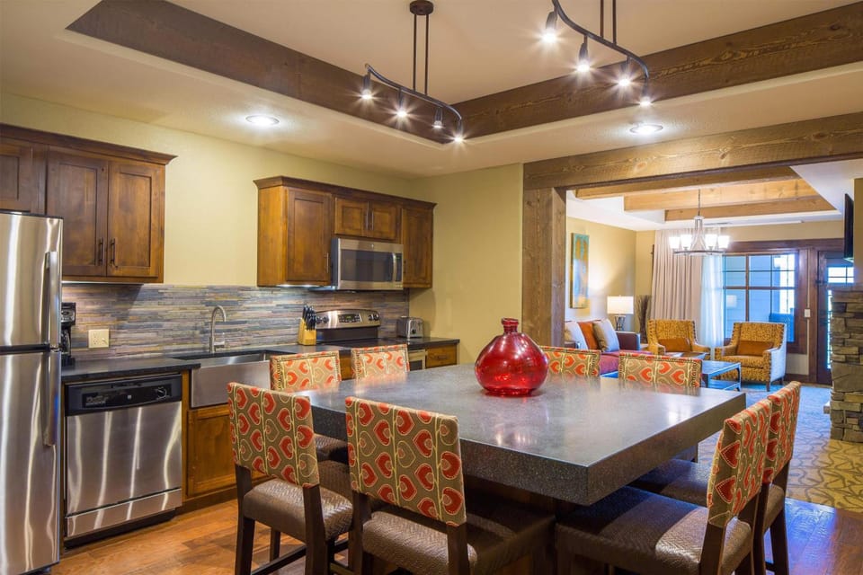 Hilton Grand Vacations Club Paradise Point Hollister Hotel in Ridgedale