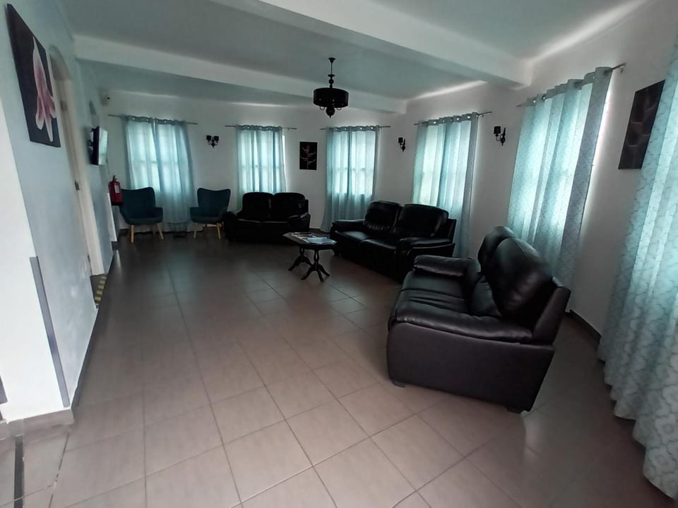 Shared lounge/TV area