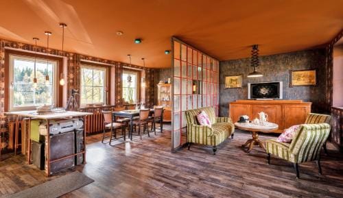 Weltraumbahnhof Rautenkranz - Steampunk Hotel Hotel in Erzgebirgskreis