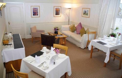 Douglas House Hotel in England