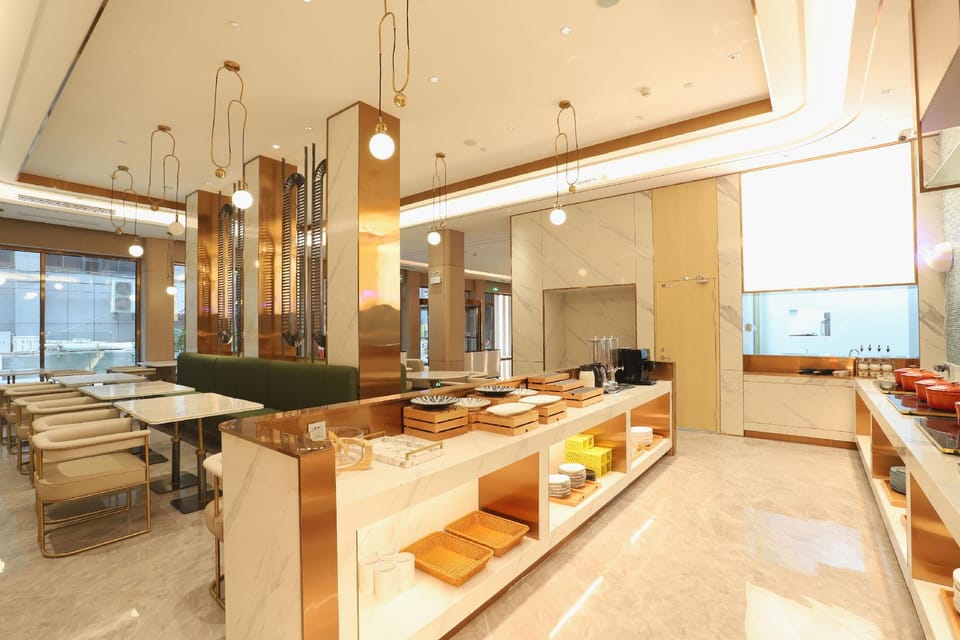 Orange Hotel Wuhan Yellow Crane Tower Yangtze River Bridge Hotel in Wuhan
