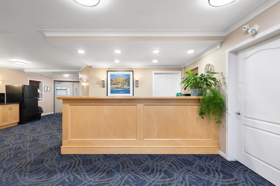 Glenwood Inn & Suites Motel in British Columbia