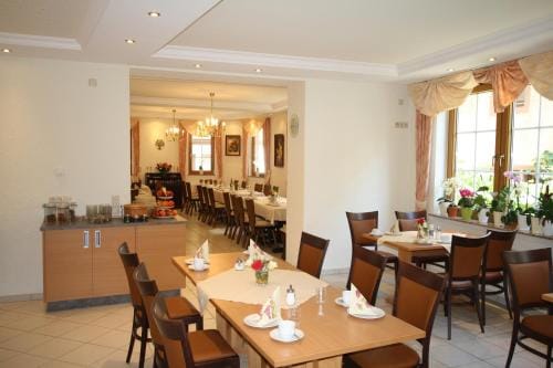 Weingut Gastehaus Derkum Inn in Cochem-Zell