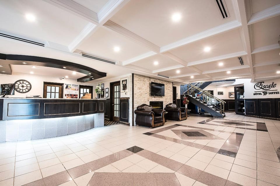 L'Escale Hotel Suites Hotel in Ontario