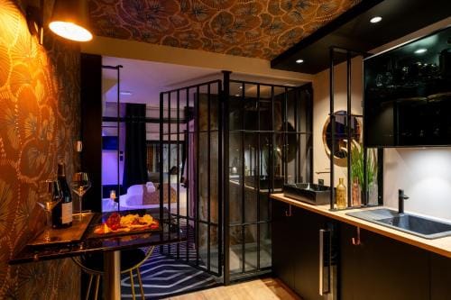 LoveRoom Le Cote Secret Hotel in Vannes