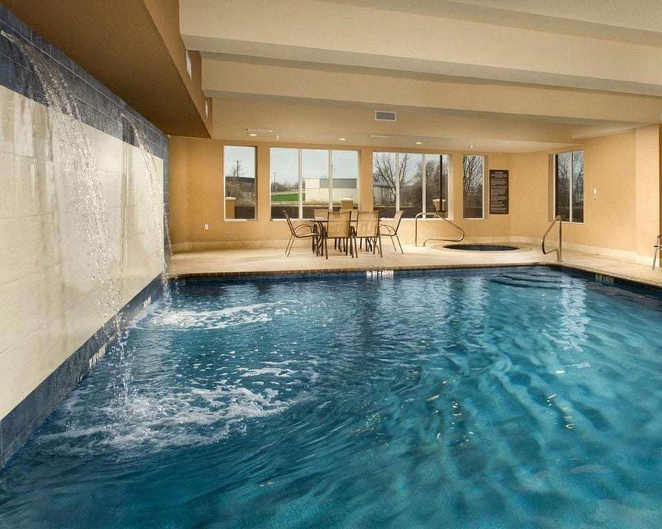 Comfort Suites Waco North - Near University Area Hotel in Bellmead
