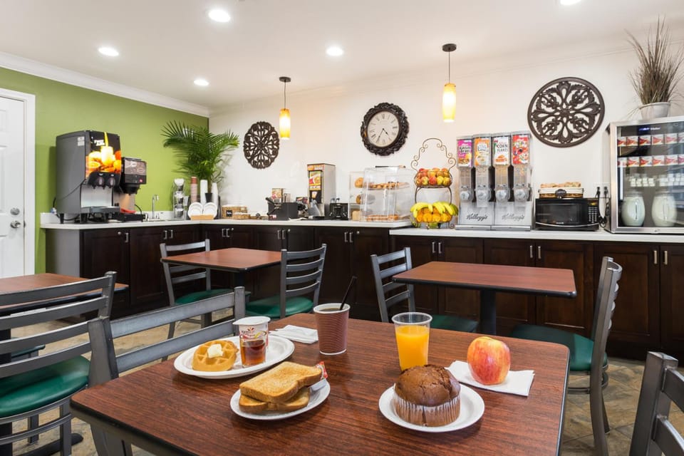 Rodeway Inn San Jose HWY-101 Tully Rd Exit Hotel in Evergreen