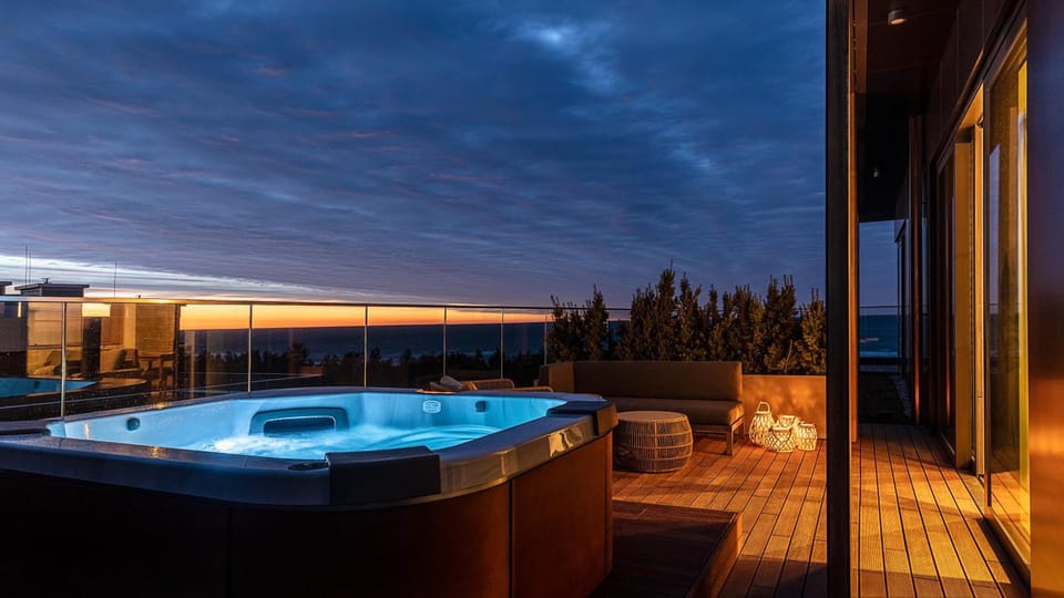 Hot tub