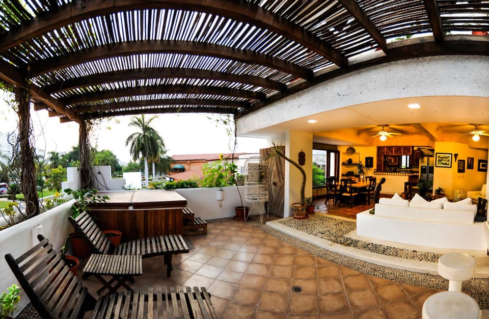 Hotel Suites Ixtapa Plaza Hotel in Ixtapa Zihuatanejo