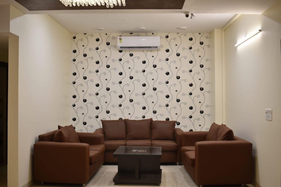 Hotel Orange Pie Hotel in Noida