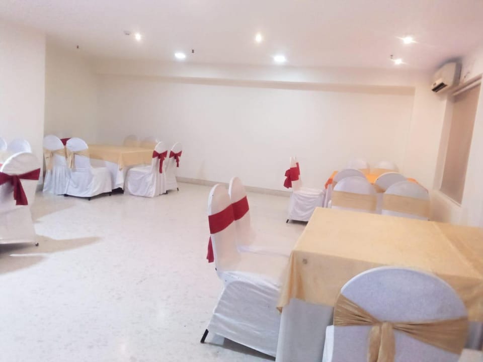 Hotel Orange Pie Hotel in Noida