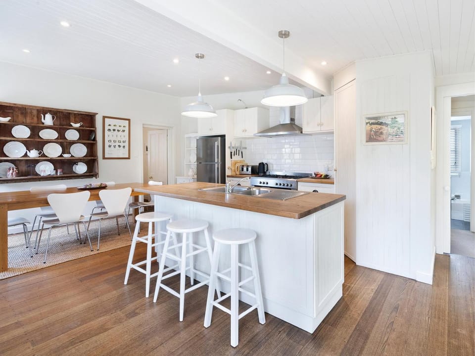 The Red Feather Inn Hotel in Tasmania