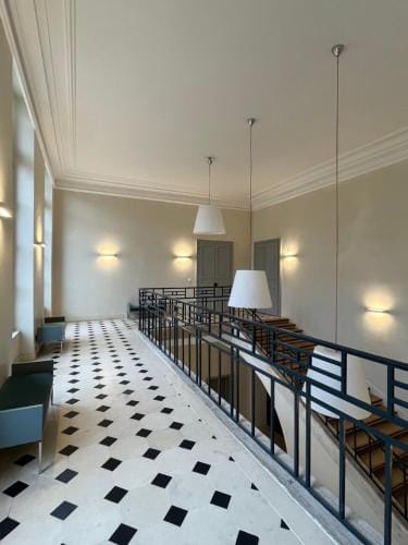 Appartement Charles Le Brun, Face au Chateau de Versailles, avec parking prive Hotel in Versailles
