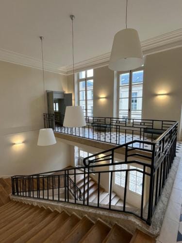 Appartement Charles Le Brun, Face au Chateau de Versailles, avec parking prive Hotel in Versailles