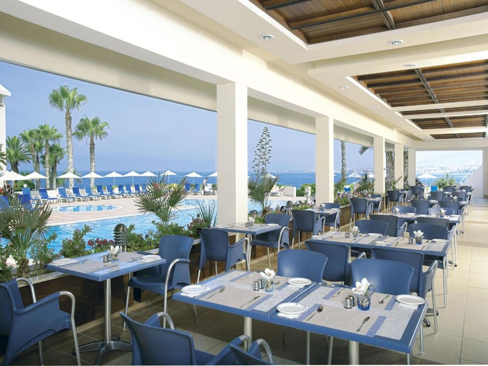 Cynthiana Beach Hotel Hotel in Paphos District