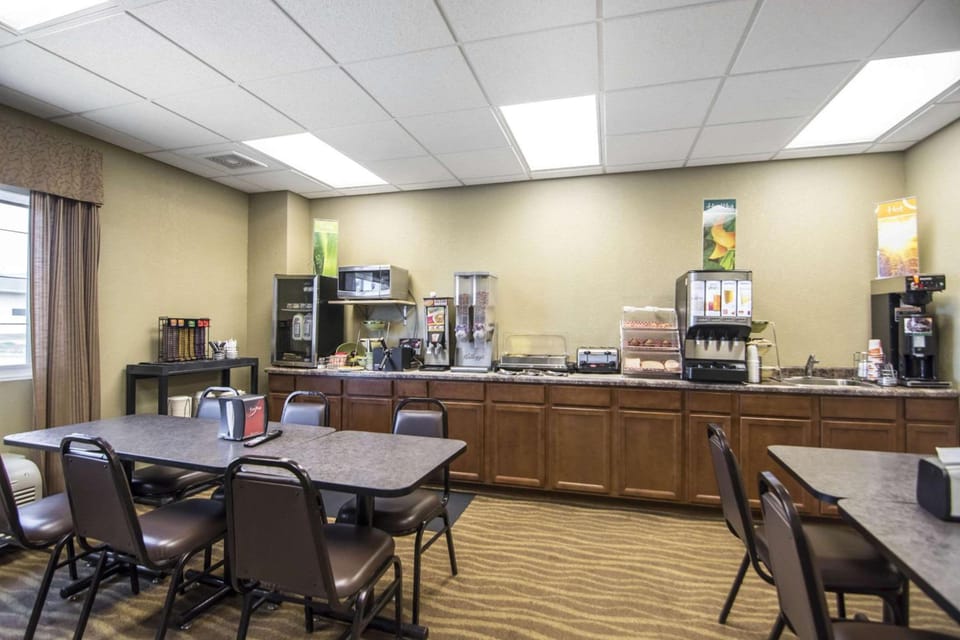 Quality Inn & Suites Thompson Hotel in Manitoba