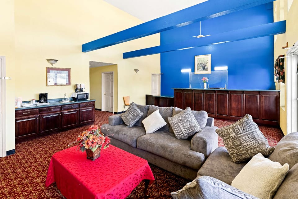 Americas Best Value Inn & Suites Mt. Pleasant Hotel in Tennessee