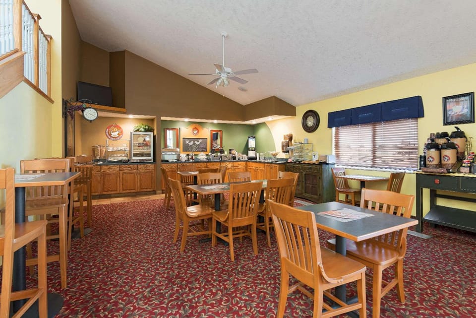 AmericInn by Wyndham Republic Hotel in Ozark Mountains