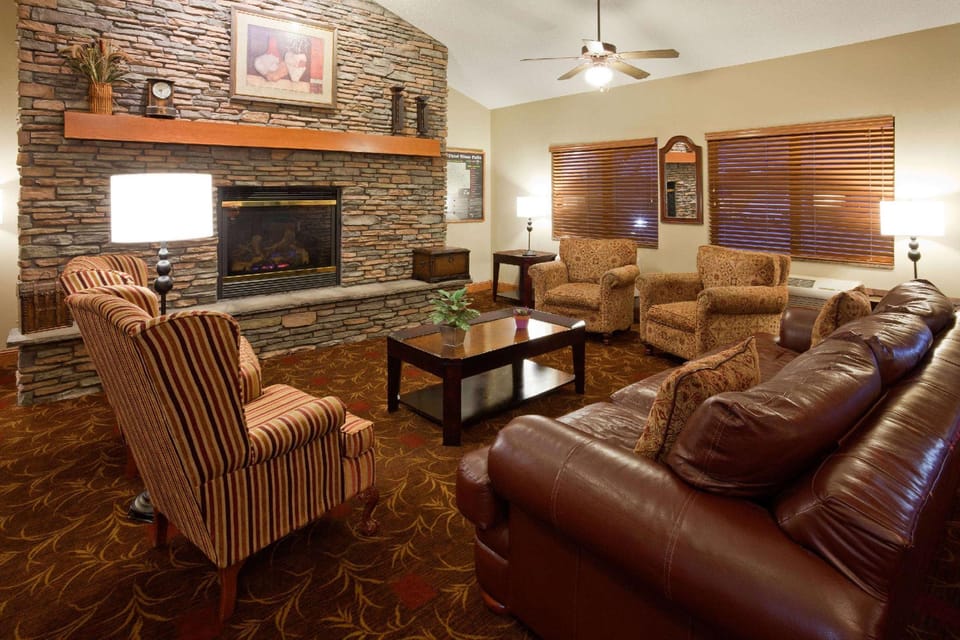 AmericInn by Wyndham Thief River Falls Hotel in Minnesota