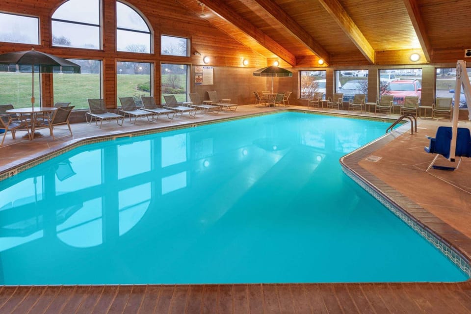 AmericInn by Wyndham Peoria Hotel in Peoria