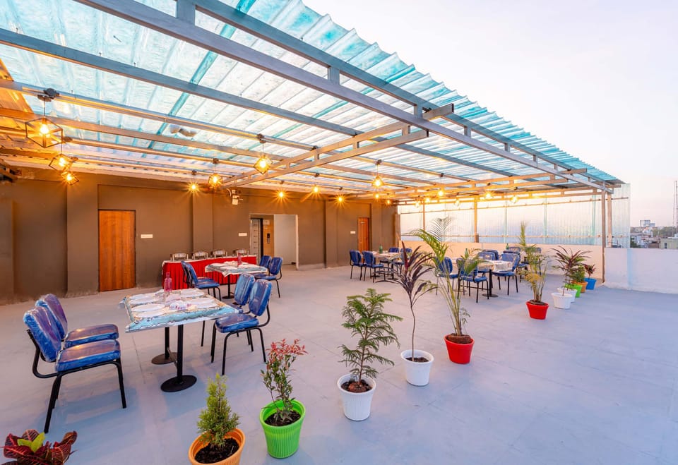 Treebo Pure Earth Stay, Vijay Nagar Hotel in India