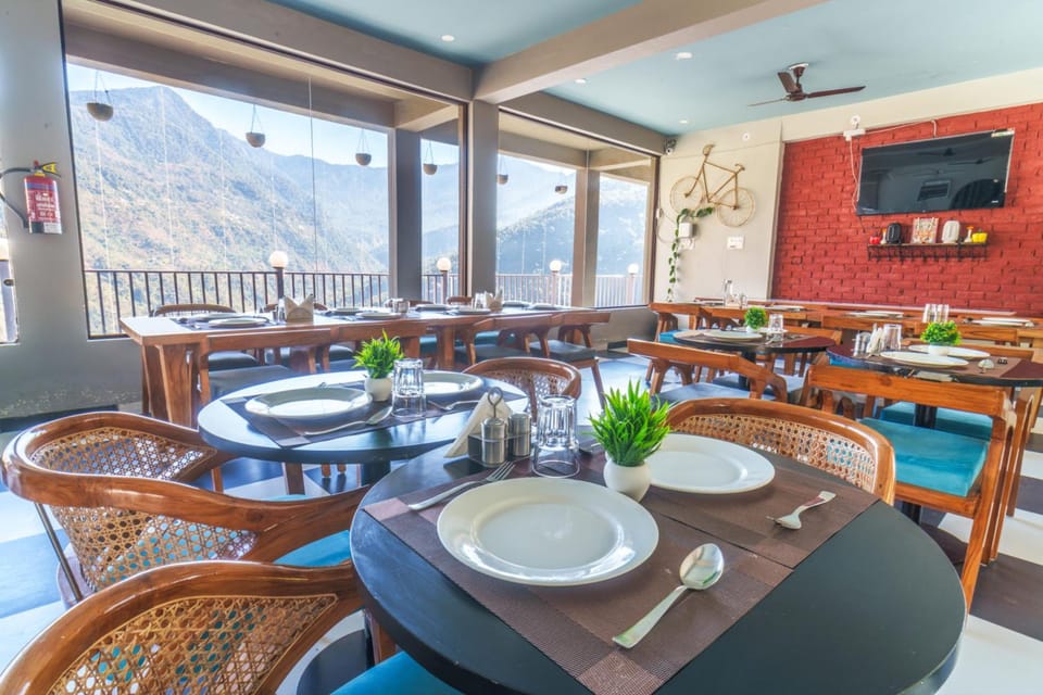 Humming Bird By Aaryam Hotel in Uttarakhand