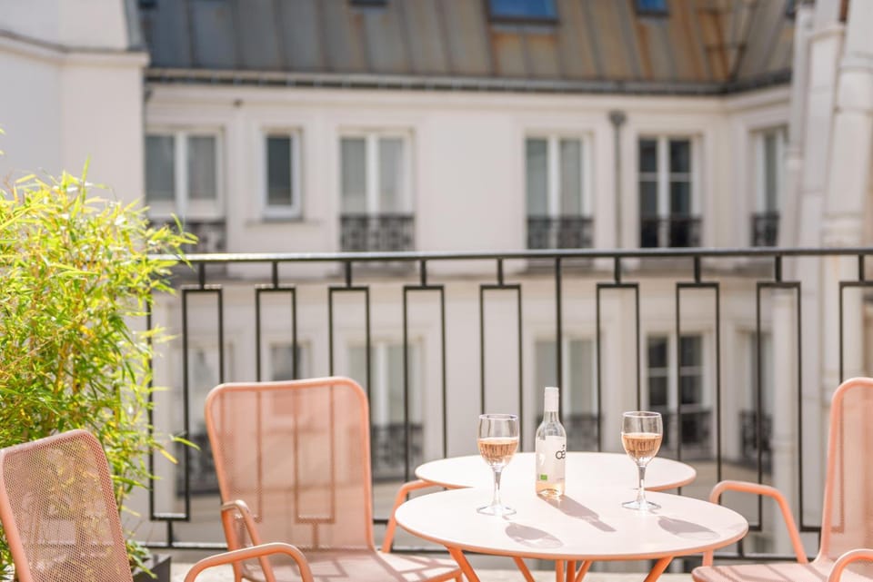 Suites Helzear Champs Elysees Apartment hotel in Paris