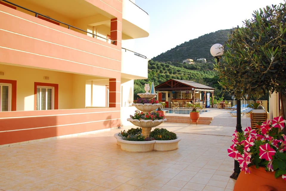 Elpis Studios and Apts Hotel in Crete