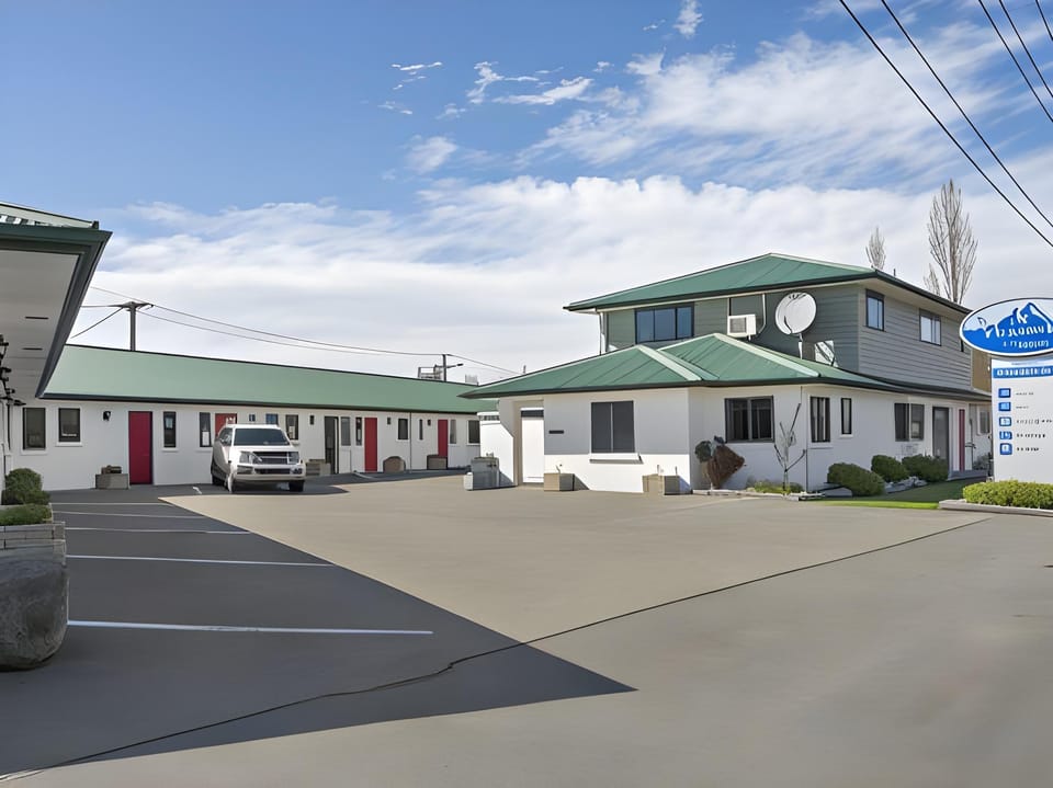 Lakes Suites Motel in Twizel