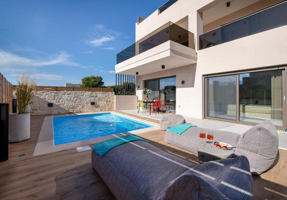 Flos Apartments Hotel in Crete