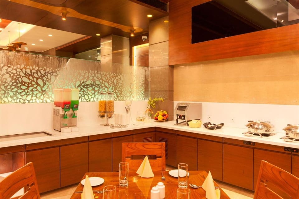 Hotel Cosmopolitan Hotel in Ahmedabad