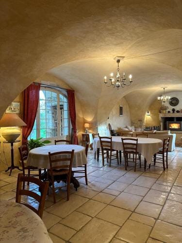 Gite Le Mas du Colombeyras Hotel in Provence-Alpes-Côte d'Azur