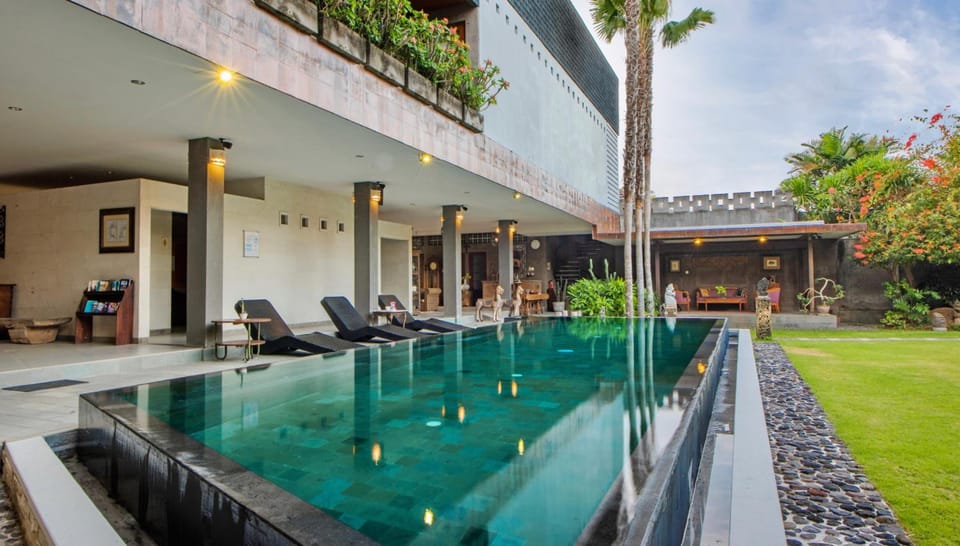 Swimming pool