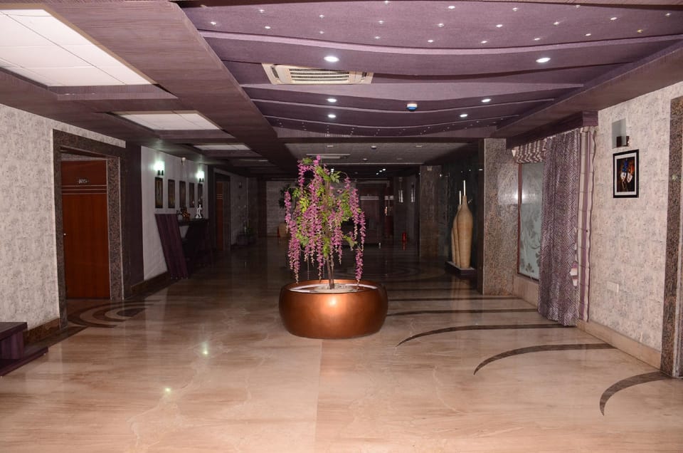 Hotel Lake View Grand Hotel in Lucknow