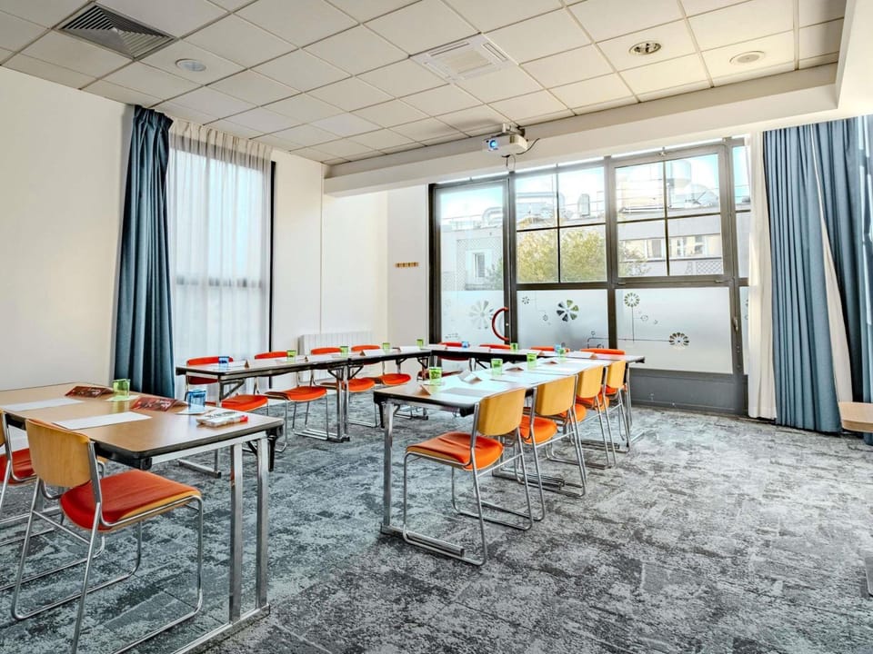 ibis Marne la Vallee Champs Hotel in Noisy-le-Grand