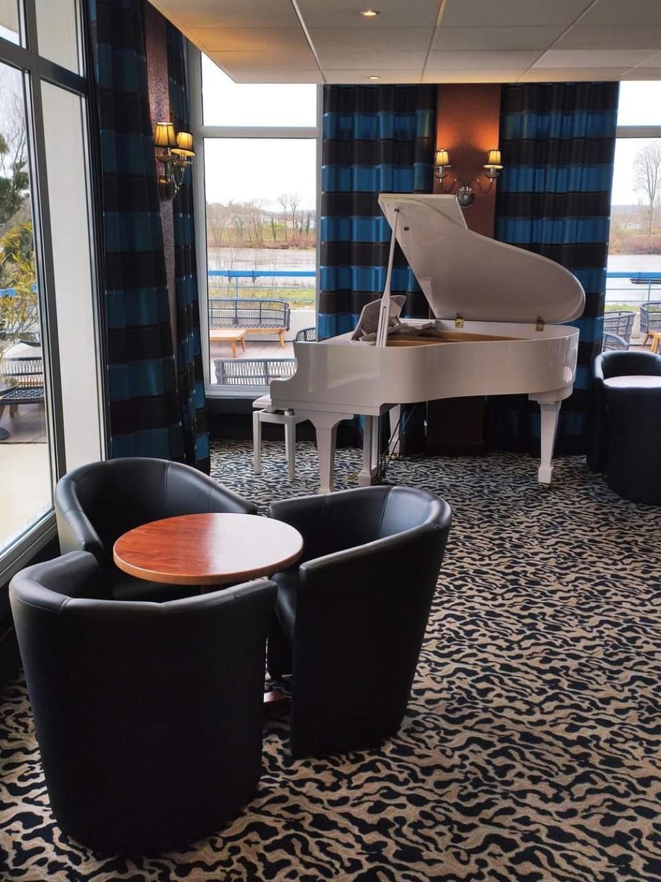 Bar/lounge