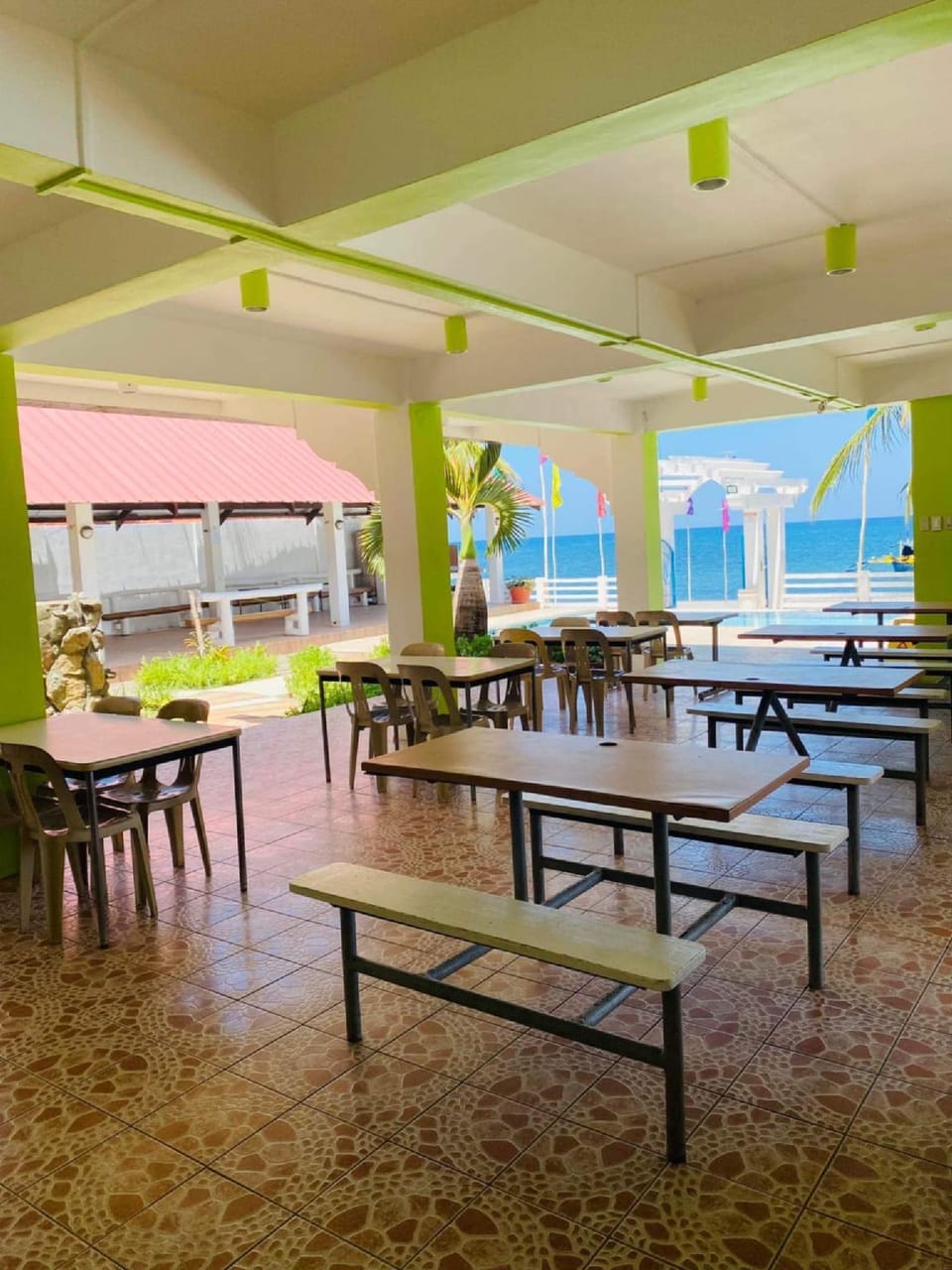 PHI-PHI BEACH RESORTS AND HOTEL Resort in Central Luzon