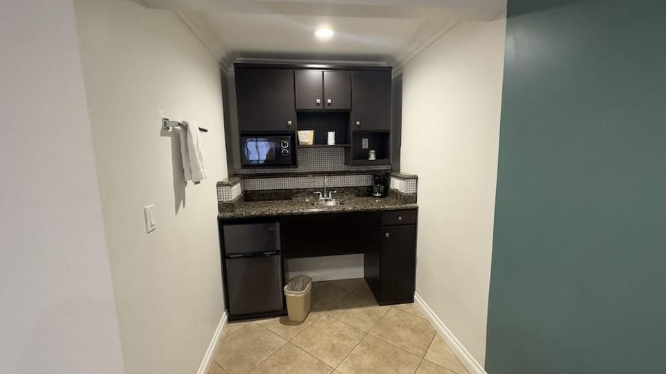 Garden Inn & Suites Hotel in Glendora
