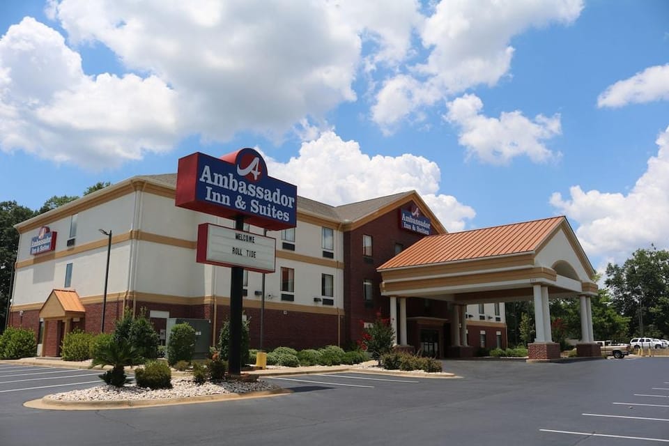Ambassador Inn and Suites Tuscaloosa Hotel in Tuscaloosa