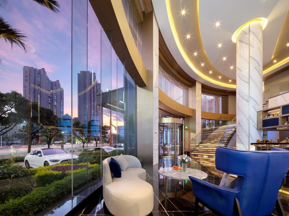 Crystal Orange Hotel Dali Erhai Park Hotel in China