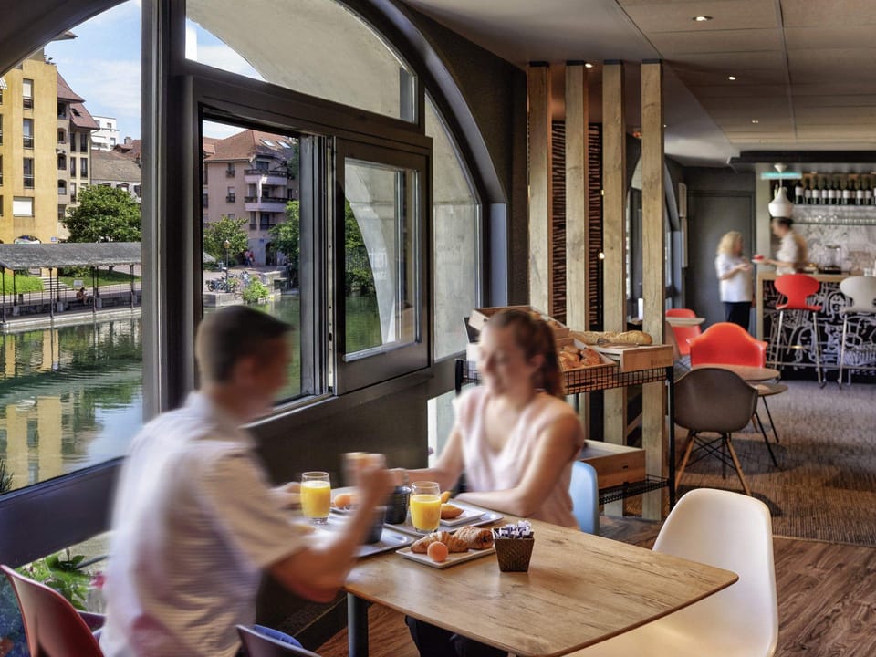 Coffee shop