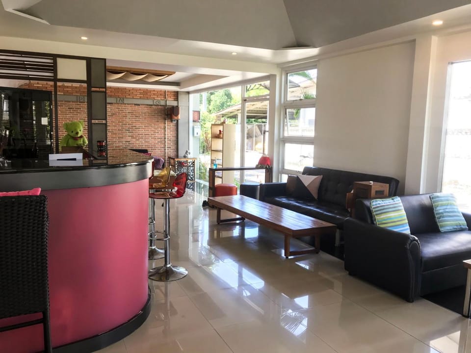 Cafe@Luv22 Hotel in Wichit