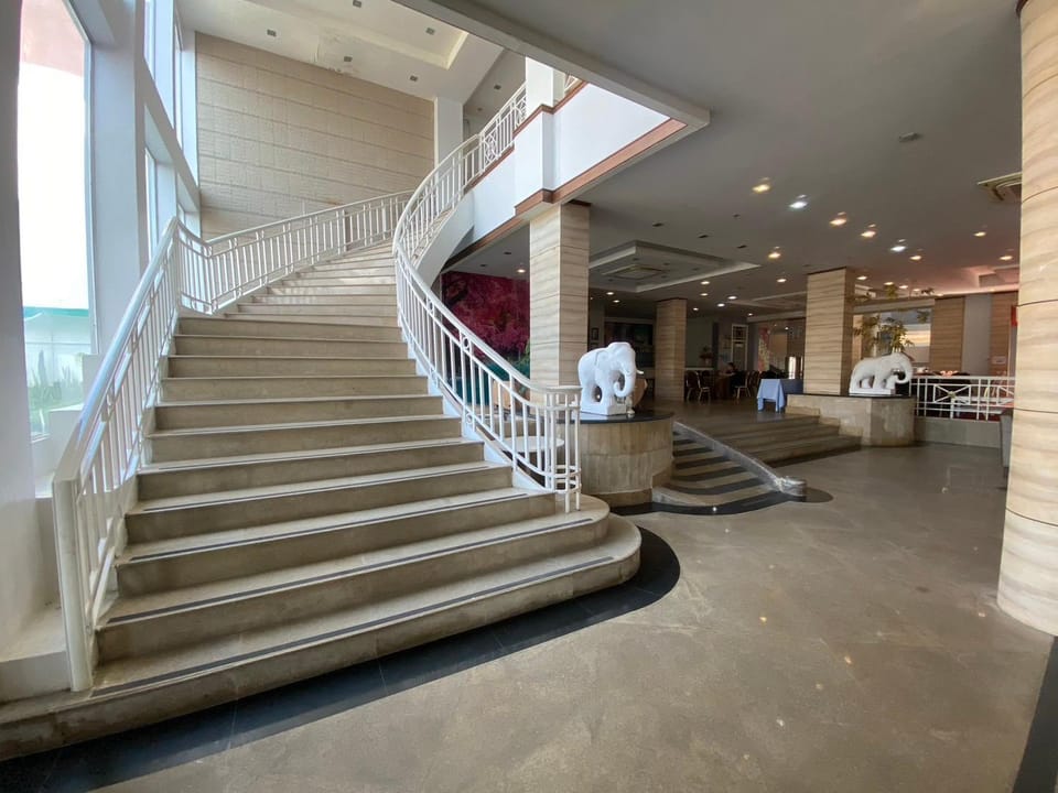 Mayflower Grande Hotel Phitsanulok Hotel in Laos