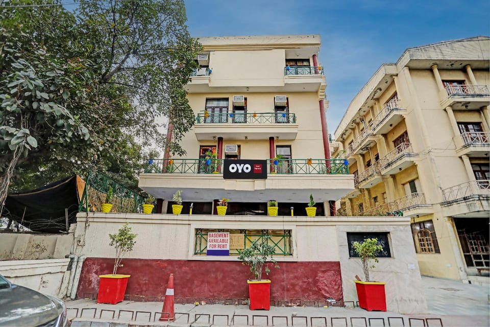 Hotel RajMahal Hotel in Noida