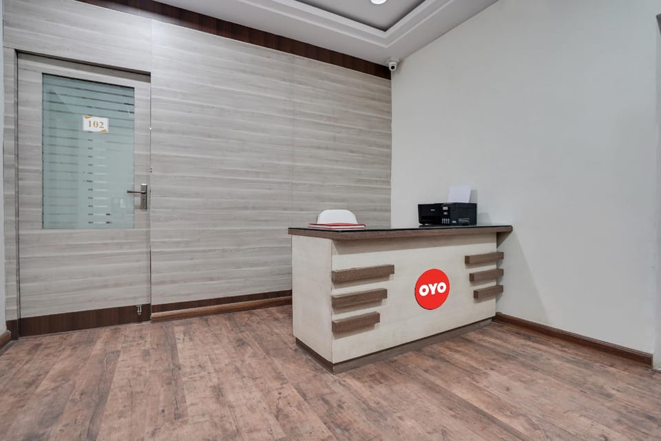 Hotel O METRO POINT Hotel in Maharashtra