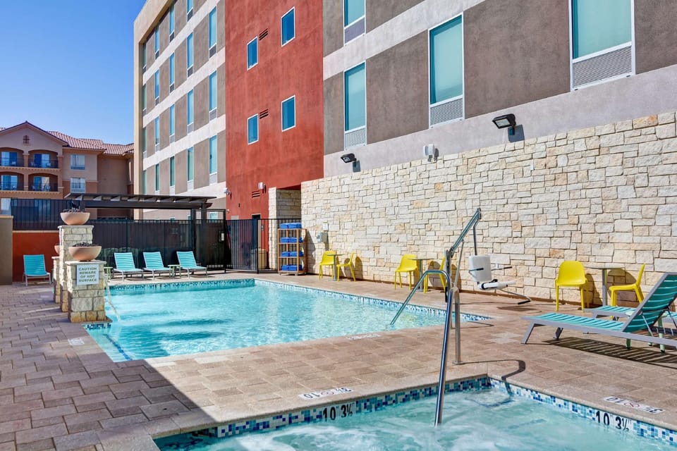 Home2 Suites by Hilton Las Vegas Strip South Hotel in Paradise