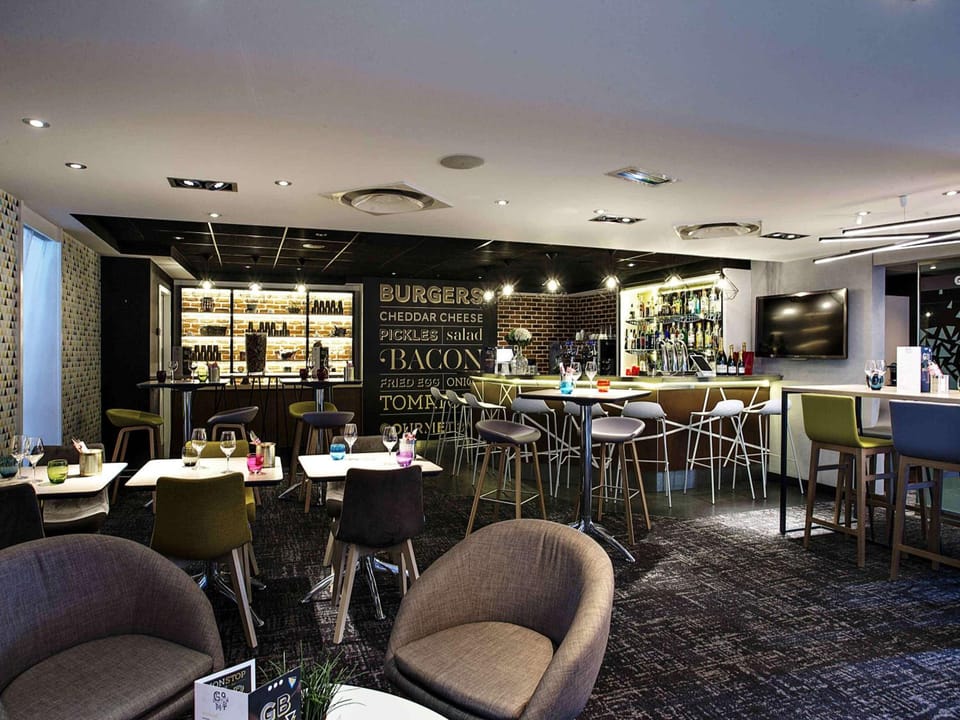 Bar/lounge